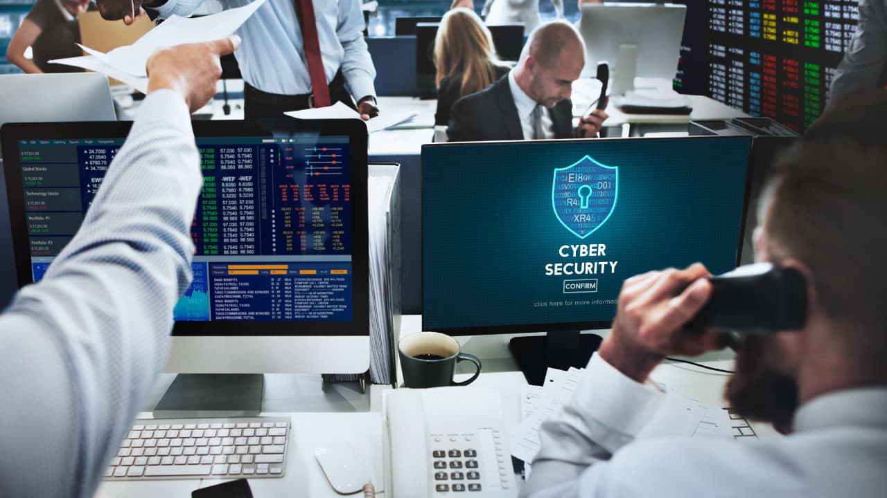Banking Giants Warn of AI’s Role in Cybercrime and Workforce Disruptions 