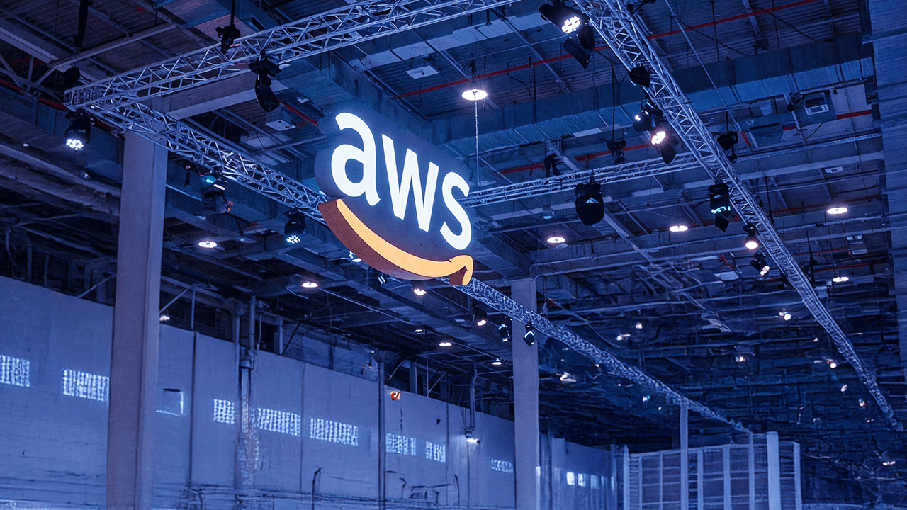 AWS Expands Global Data Centers to Fuel AI & Cloud Demand