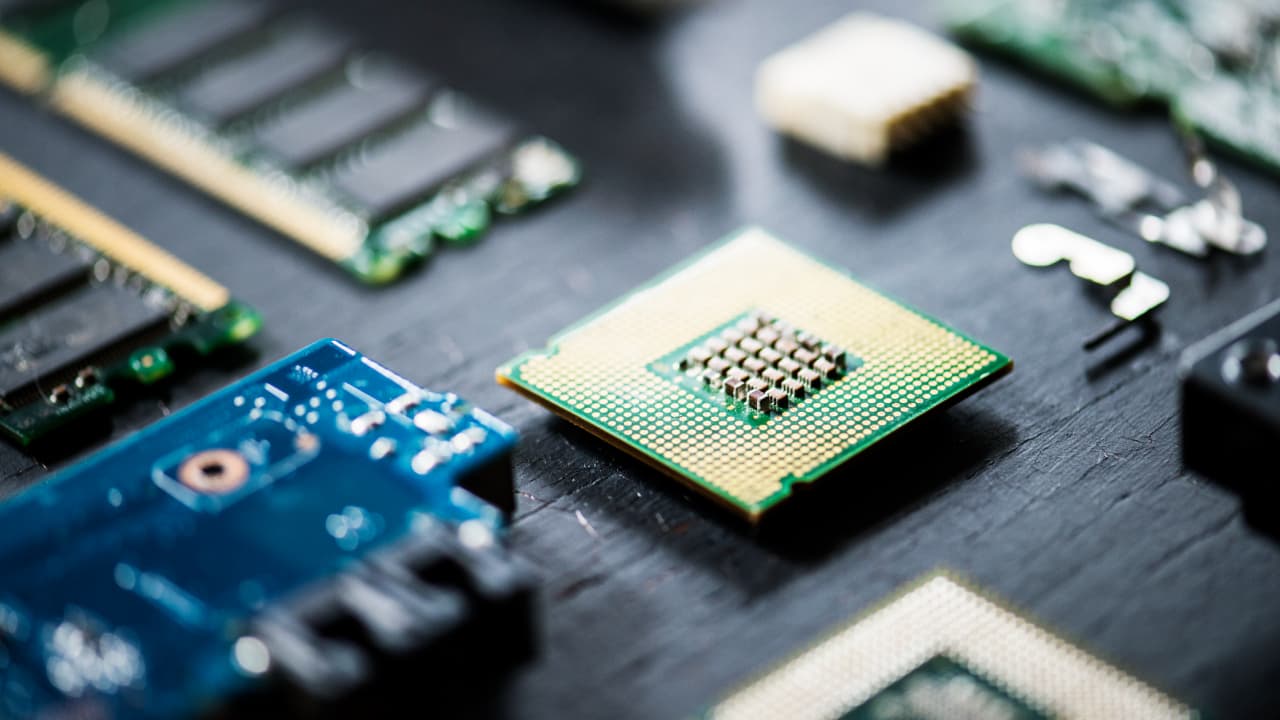 Apple Eyes Generative AI for Accelerated Custom Chip Design